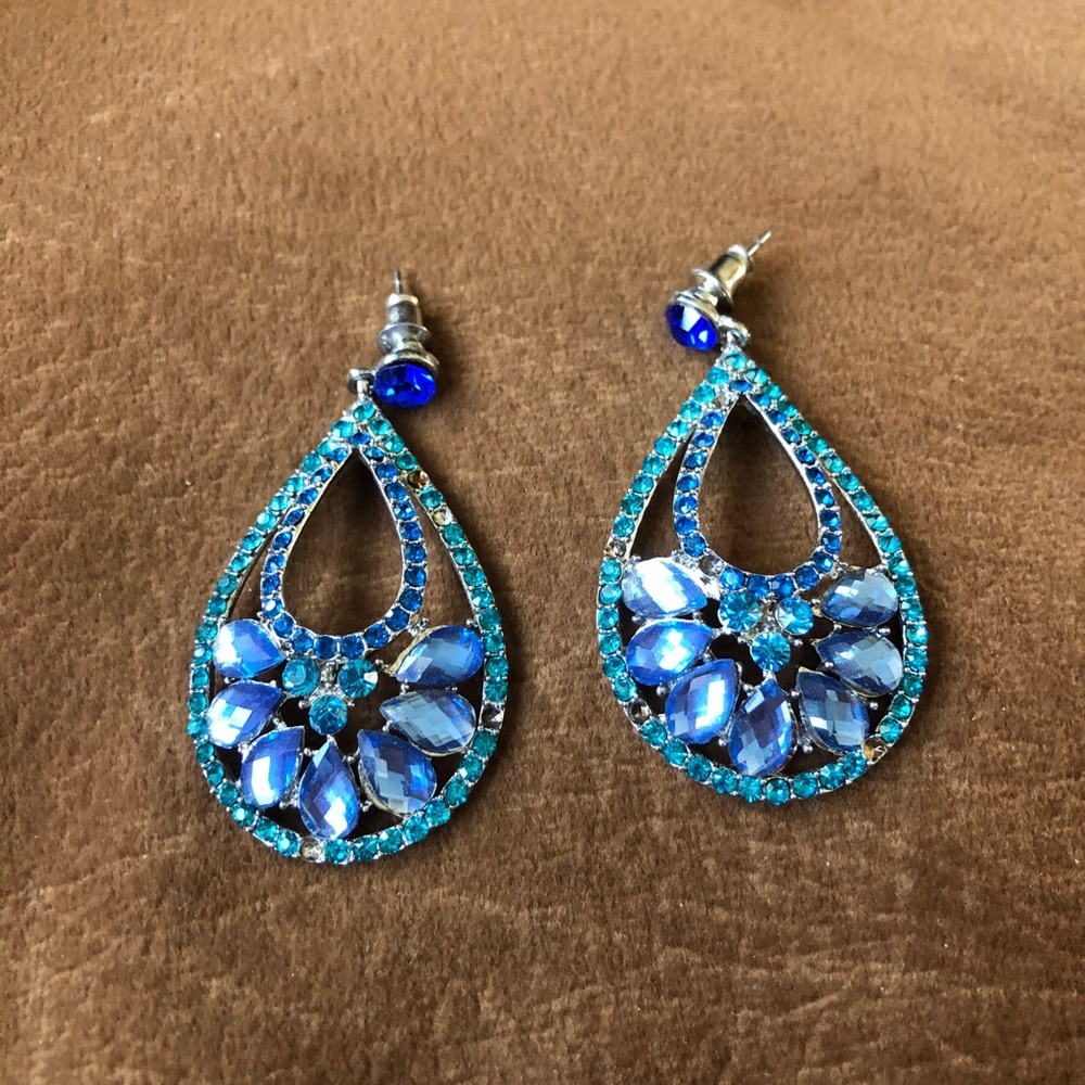 Light blue sparkly earrings